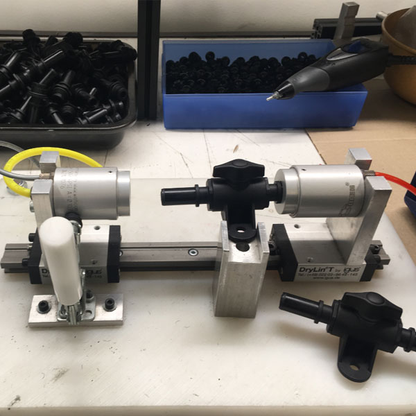 Montage et test de fuite sur robinet à carburant